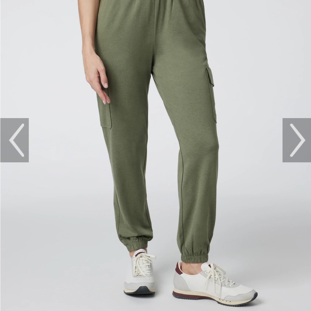 Vuori Boyfriend Cargo Joggers Olive Green